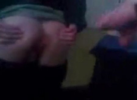 Зеки опускают петуха на зоне и заставляют его давать в жопу